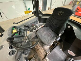 KLOUBOVÝ NAKLADAČ CASE 221 F - 9