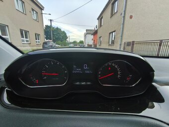 Peugeot 208 1.2 60 kW, najeto jen 43 000 km - 9