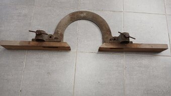 Prodám pravítko k obráběcím strojům,motor 5.5kw,vozíky - 9