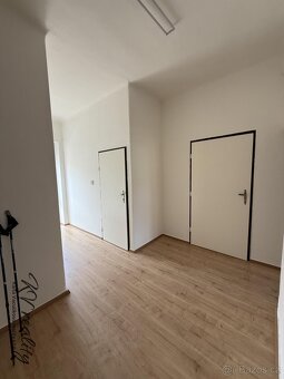 Prodej bytu 2+1 s balkonem, CP 81 m2, Vsetín, ul. Na Kamenc - 9