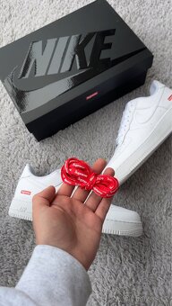 Nike Air Force 1 Low Supreme White - 9