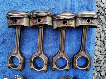 Peugeot Citroen Mini BMW 1,4 VTi díly motoru - 9