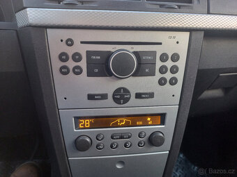 Opel Meriva 1.6i Jen 94.000 Km serviska - 9