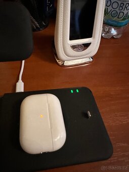 Bezdrátová nabíječka 4v1 pro Apple - 9