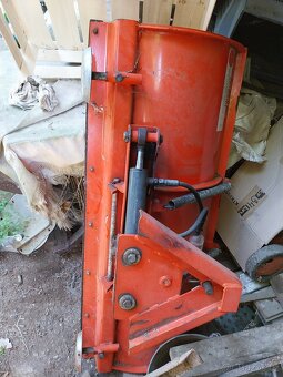 Zahradní traktor KUBOTA  GR 2100-II - 9