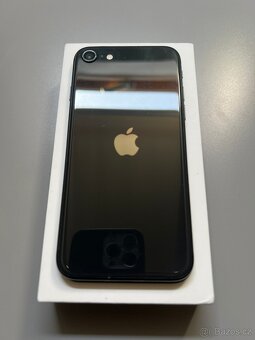 iPhone SE 2020, 64 GB, černý – pěkný stav - 9