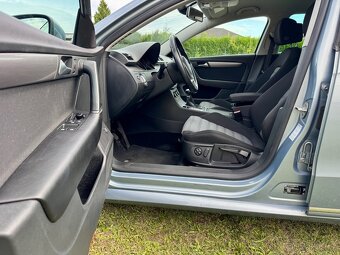 VOLKSWAGEN PASSAT 2,0 TDI 103 kW - 9