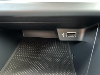 🚗 Volkswagen Polo 1.0TSi 70kw KLIMA TEMPOMAT - 9