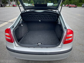 ŠKODA OCTAVIA II Ambiante sedan 1,6 MPI - 9