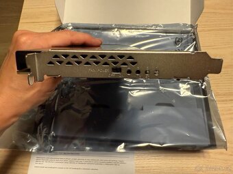 ASUS HYPER M.2 X16 GEN5 CARD - 9