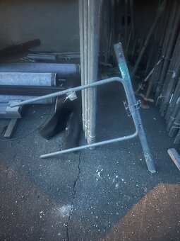 Lešení EKRO 85 + doplňky cca 110m2 pohledové plochy - 9