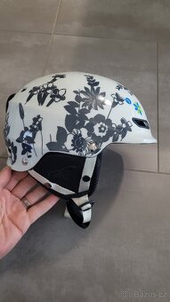 Dámská,  dívčí lyžařská helma a brýle - 9
