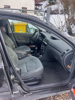 Prodám - Renault Laguna 1.9. TDI Hatchback - 9