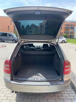 🚗 Škoda Octavia II (1Z5) 2.0 TDI (BMM) DSG – Elegance - 9