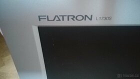 Monitor 2x - HP 1740 a LG Flatron L1730S - 9