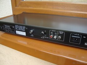 Technics hi-fi tuner -Top stav - 9