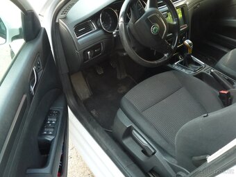 ŠKODA SUPERB KOMBI 1,6 TDI 77 KW NOVÁ STK :5/27 - 9