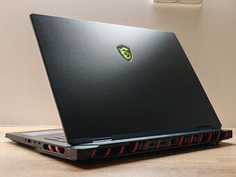 18"_2K_MSI RAIDER A18HX_R9-7945HX3D_32GB_2TB_RTX 4090 16GB - 9