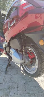 Prodám skútr Zn. Jonway GTS 125 - 9