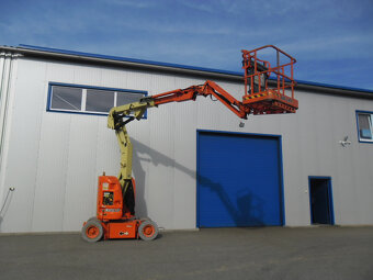 Kloubová pracovní plošina JLG E300AJP - 9