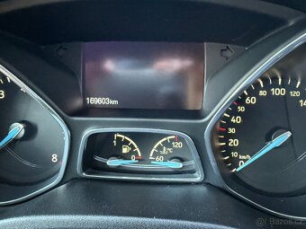 Ford Focus kombi 1,0i 74kW r.v.2015 Serviska, 1.majitel - 9