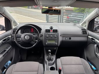 Volkswagen Touran 2,0TDI 7míst - 9