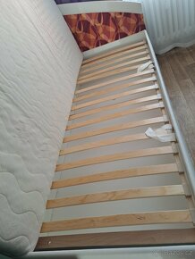 Jednolužková čalouněná postel 90 x 200 cm - 9