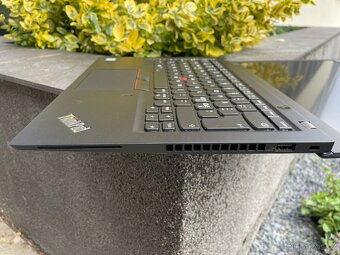 tenké Lenovo T490s - procesor i7, 16GB RAM, dlouhá výdrž bat - 9