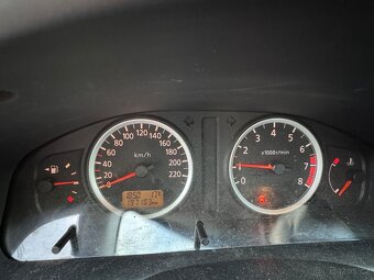 Nissan almera - 9