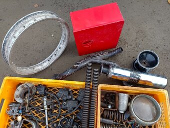 Jawa čz drobné díly na motocykl kývačka panelka pionýr apod. - 9