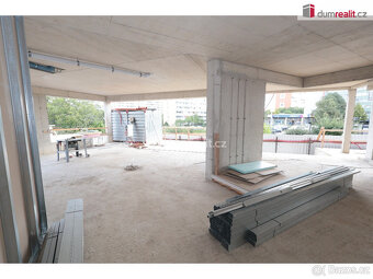 Nový komerční prostor, 114,94 m2, 1 NP, parking, přímo u bud - 9