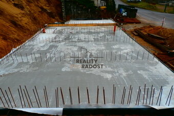 Prodej stavebního pozemku 344m2 se stav.pov. v Hodonicích, n - 9