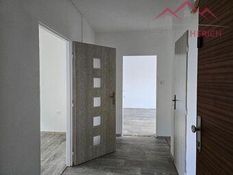 Pronájem cihlového bytu 3+1/B, 100 m2 + garáž, obec Všehrdy - 9