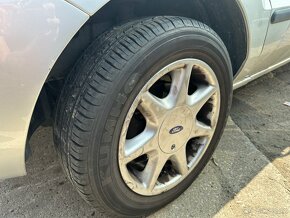 Ford Fusion 1.4i - 9