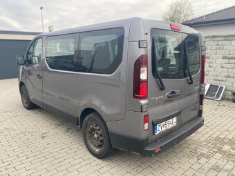 RENAULT TRAFIC BUS 9 MIEST - 9