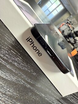 iPhone 16 Pro 128 GB (titanově černý) - 9