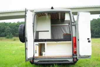Iveco Daily obytná dodávka - 9