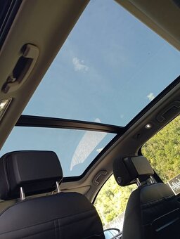 VW TOURAN/2.0 TDI/HIGHLINE/7MÍST/TAŽNÉ - 9