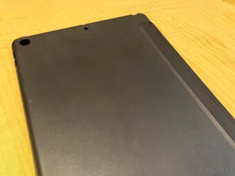 iPad 7. generace - 32 GB - Wifi (A2197) - 9
