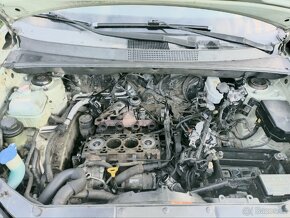 Hyundai Tucson CRDI 4x4 - motor - 9