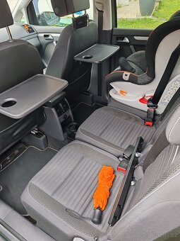 VW Touran , rok 2015 - 9