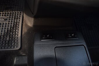 Mazda 5 2,0 i BEZ KOROZE,PO SERVISU - 9