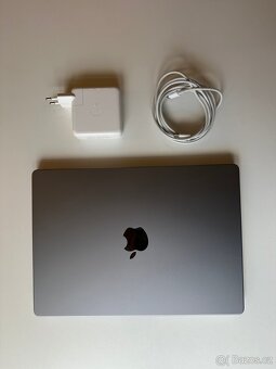 Apple MacBook Pro 14” 2023 M3/512GB/BATERIE 100% - 7 CYKLŮ - 9