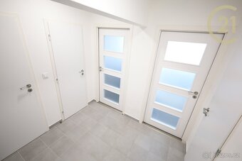 Prodej bytu 2+kk, OV, 45,1 m² + lodžie 6,1 m² + sklep 2,5... - 9