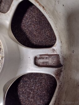 Alu. kola MIM 8Jx17 H2, ET 35, rozteč děr 5x100. - 9