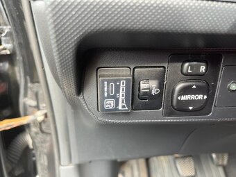 Toyota Auris 1,6 VVT-i 91 KW r.v.2009 benzín - LPG - 9