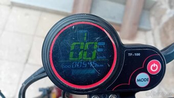 Skládácí elektrokoloběžka Selvo 2350 - 9