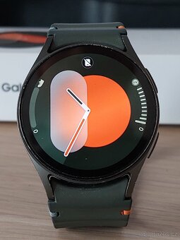 Samsung Galaxy Watch 7 40 mm ve velmi dobrém stavu. - 9