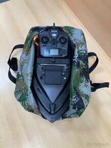 Loďka GPS pro zavážení na ryby s baterií 10000mAh a č.obalem - 9
