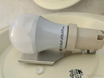 8ks světlo + 9ks žárovka - 9